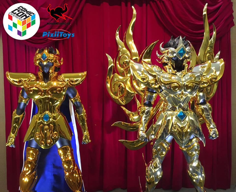 COMIC CON EXPERIENCE | Armaduras de ouro e dubladores dos Cavaleiros do Zodíaco no stand da PiziiToys