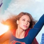 Foto promocional de Melissa Benoist como a Supergirl