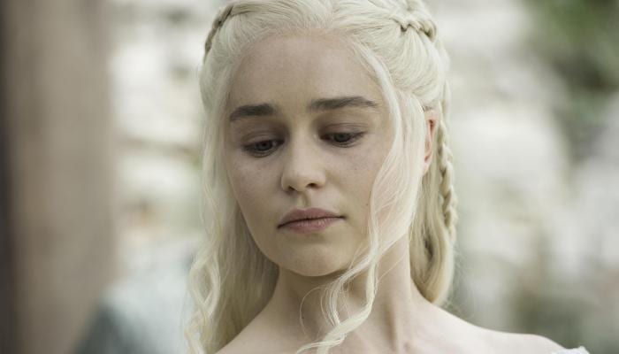 Emilia Clarke como Daenerys
