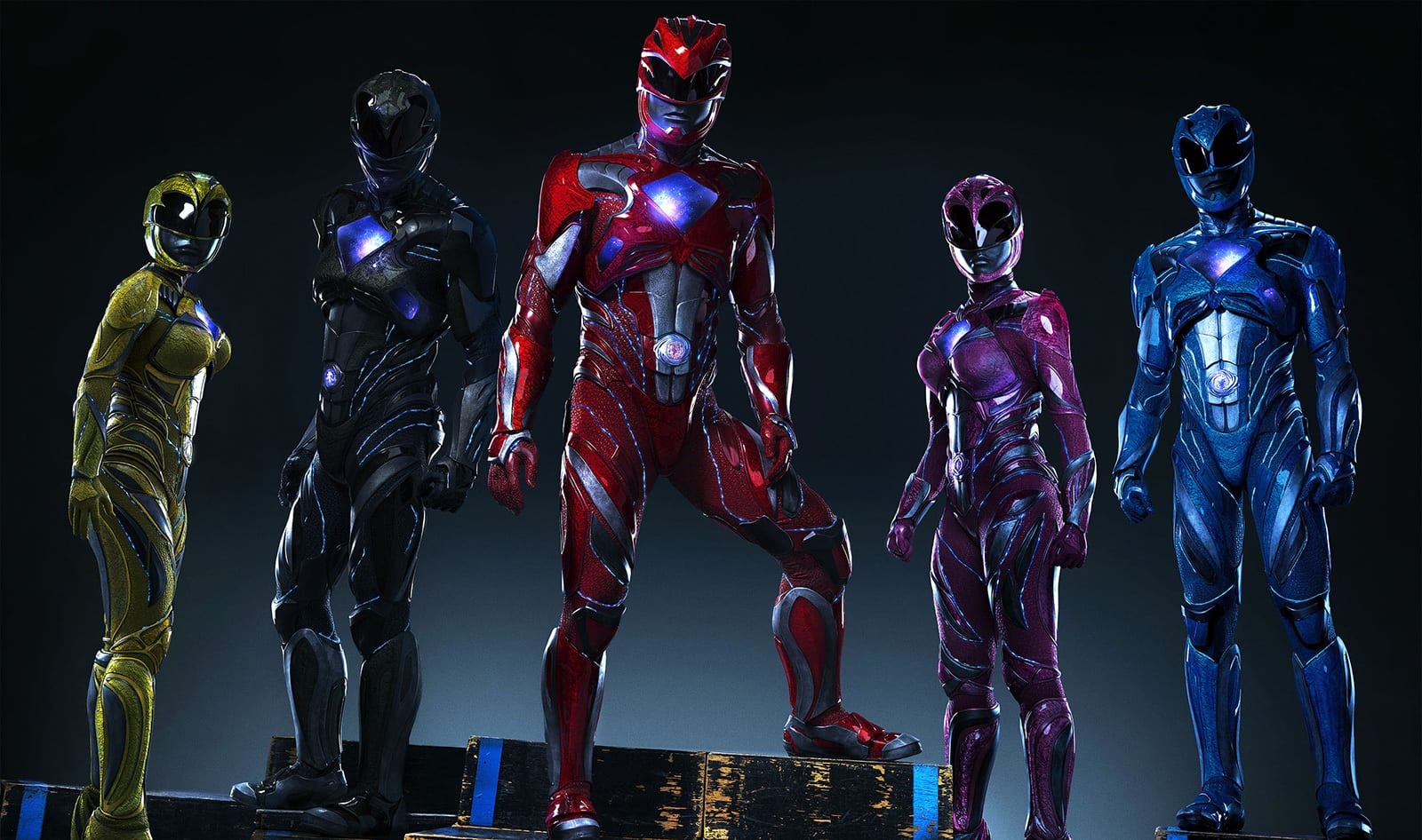 Imagem das armaduras dos Power Rangers no filme