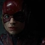 Ezra Miller como The Flash em foto da Liga da Justiça