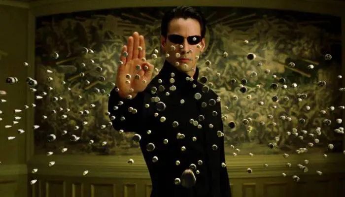 Keanu Reeves como Neo em Matrix, ator reprisará o seu papel em Matrix 4