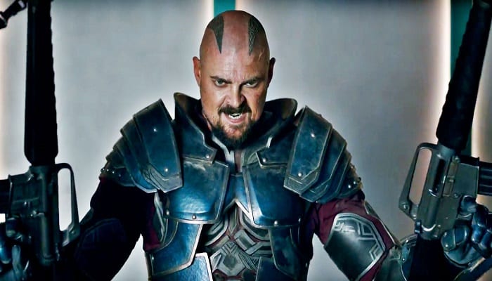 Skurge Karl Urban em Thor: Ragnarok