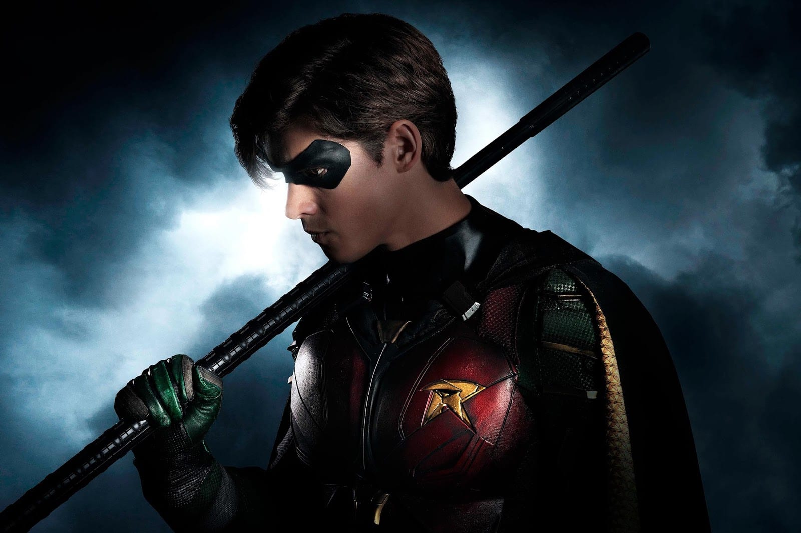 Imagem do ator Brenton Thwaites como Robin para a série Titans
