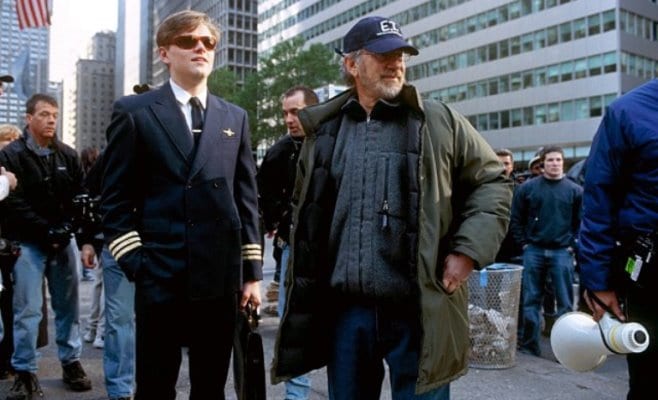 Spielberg e DiCaprio nos bastidores de Prenda-Me Se For Capaz