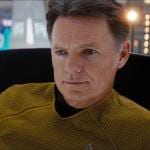 Bruce Greenwood como o Capitão Pine em Star Trek