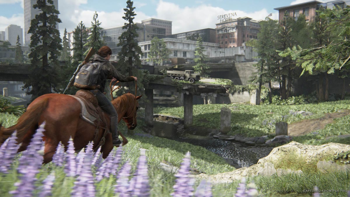 Ellie no cavalo em The Last of Us Parte II